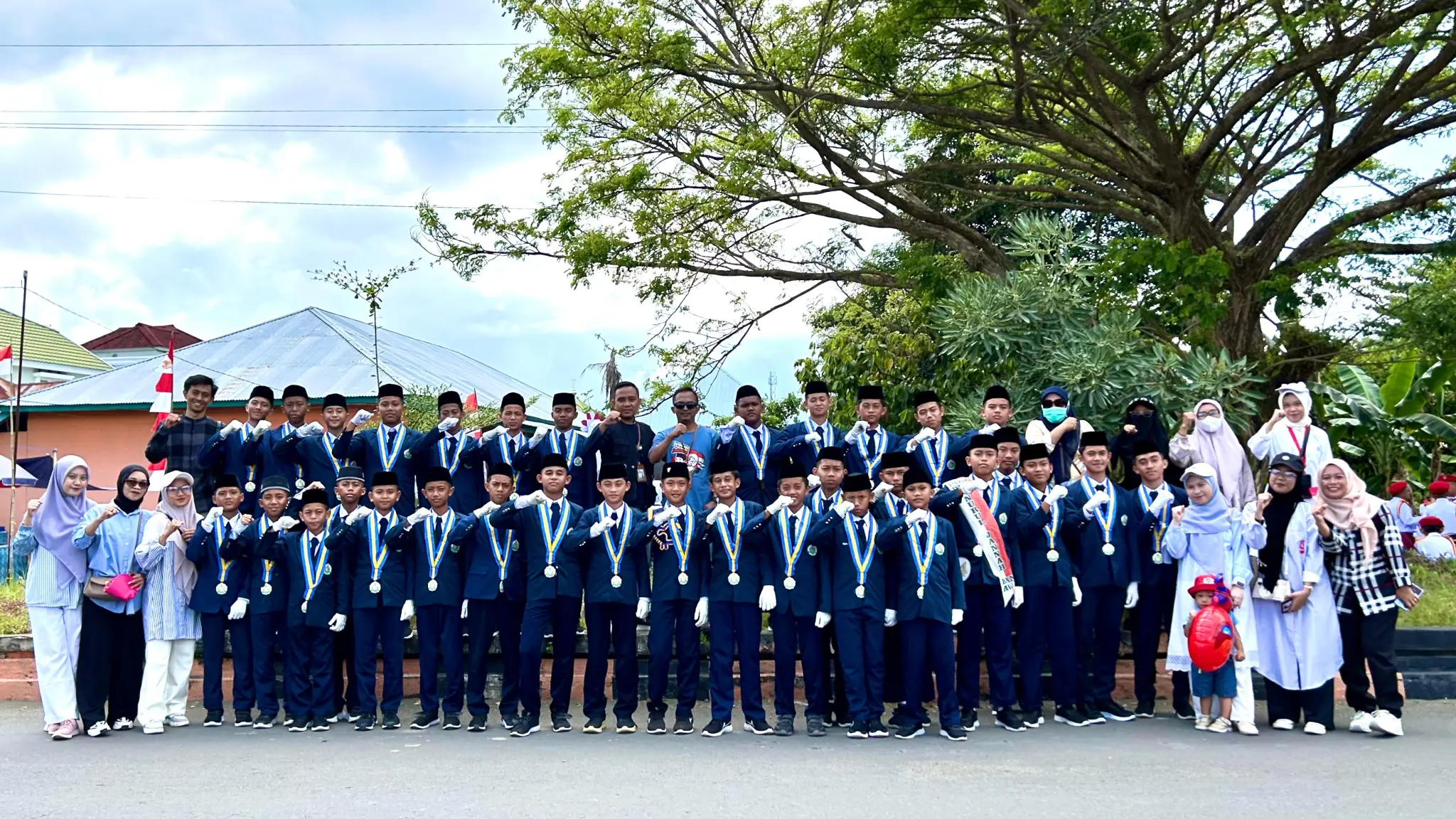 MTs Tahfizhul Qur’an Nurul Jannah Banawa Raih Juara Harapan III Putra pada Lomba Gerak Jalan Indah HUT RI ke-80 di Belopa
